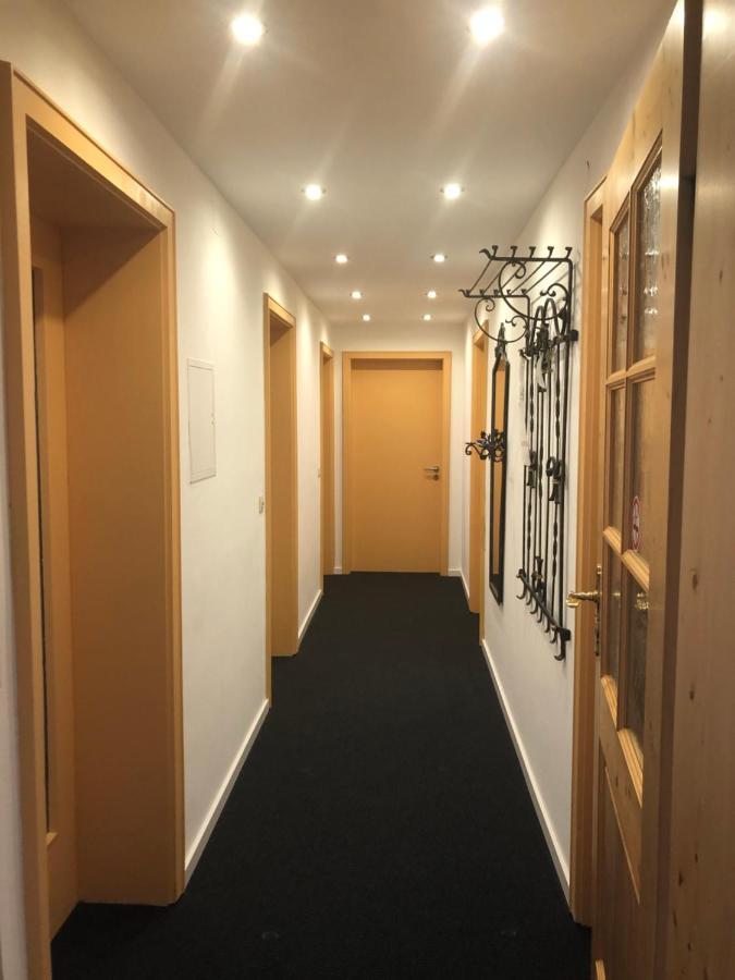 Gaestehaus U Ferienwohnungen Veronika Incl Fruehstuecksbuffet Und Koenigscard Mit 200 Kostenlosen Attraktionen Unterammergau Extérieur photo