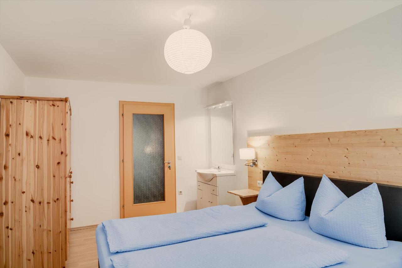 Gaestehaus U Ferienwohnungen Veronika Incl Fruehstuecksbuffet Und Koenigscard Mit 200 Kostenlosen Attraktionen Unterammergau Extérieur photo