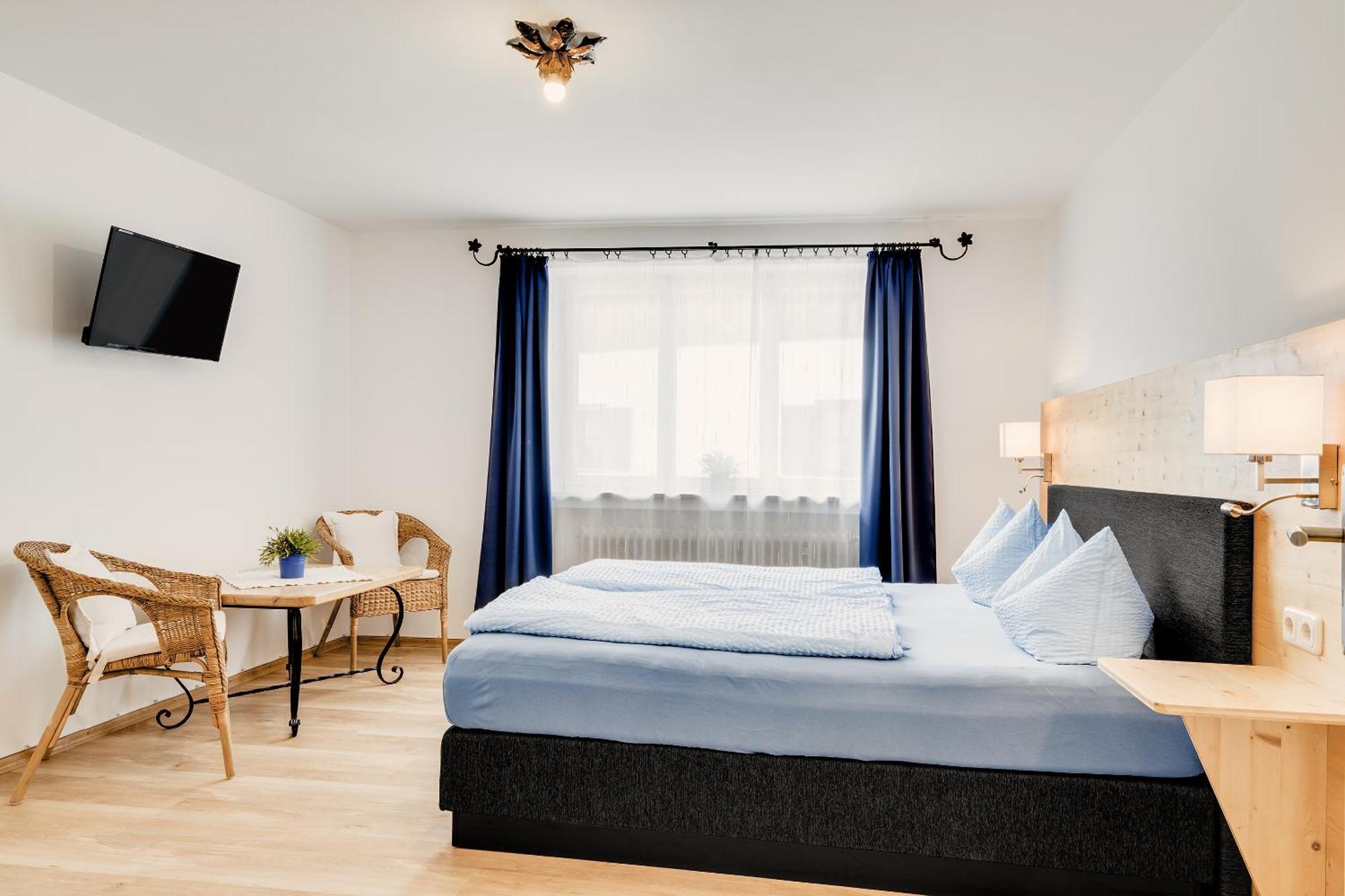 Gaestehaus U Ferienwohnungen Veronika Incl Fruehstuecksbuffet Und Koenigscard Mit 200 Kostenlosen Attraktionen Unterammergau Extérieur photo